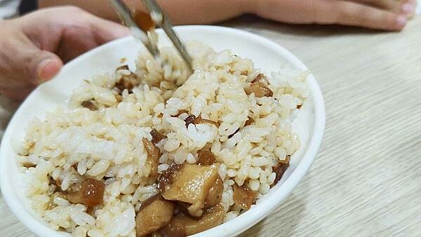 艋舺原汁排骨湯東門市場店｜東門市場裡的爆高評價的排骨湯