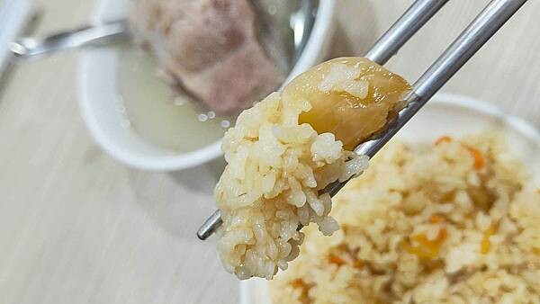 艋舺原汁排骨湯東門市場店｜東門市場裡的爆高評價的排骨湯