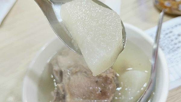 艋舺原汁排骨湯東門市場店｜東門市場裡的爆高評價的排骨湯