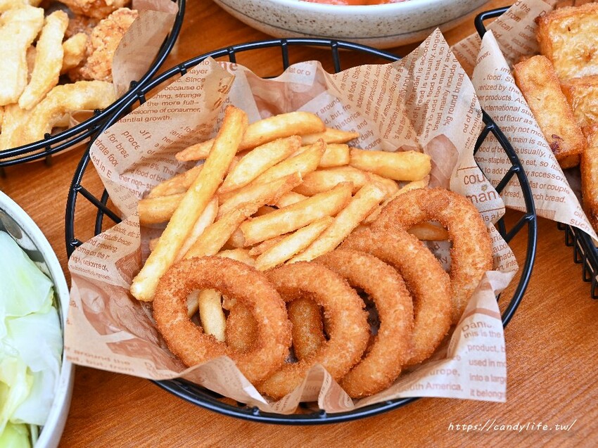 阿部茶店｜穿越至70年代泡沫紅茶店，還有回憶殺芬蘭果汁，喝茶聊天好所在，經典牛肉麵必點