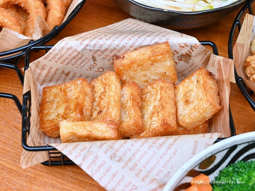 阿部茶店｜穿越至70年代泡沫紅茶店，還有回憶殺芬蘭果汁，喝茶聊天好所在，經典牛肉麵必點