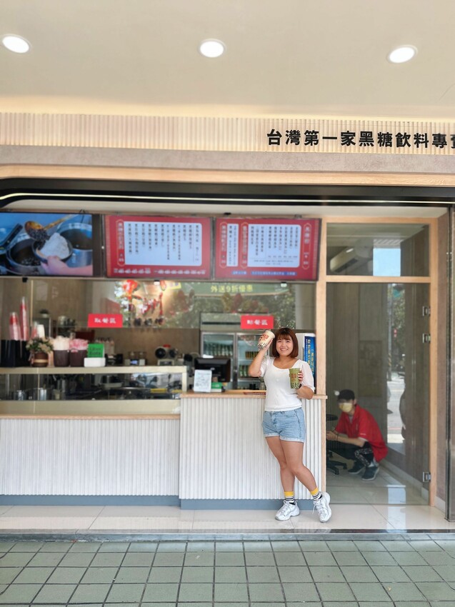 [台中西區] 東洲黑糖奶舖台中公益店｜翡翠檸檬竟然可以喝無糖？！菁厲害高山金萱放冰箱7天，冷泡的竟然比熱泡的還有味道，甚至把咖啡味壓過｜內附完整菜單 - 萍姐愛分享