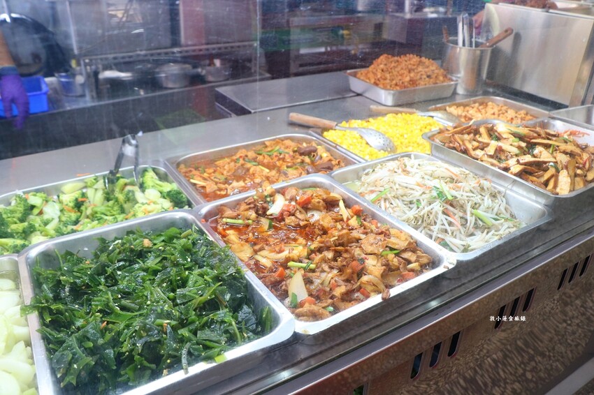 超大現炸雞排飯!!百元有找還能吃飽飽!!一盒抵二餐超省錢