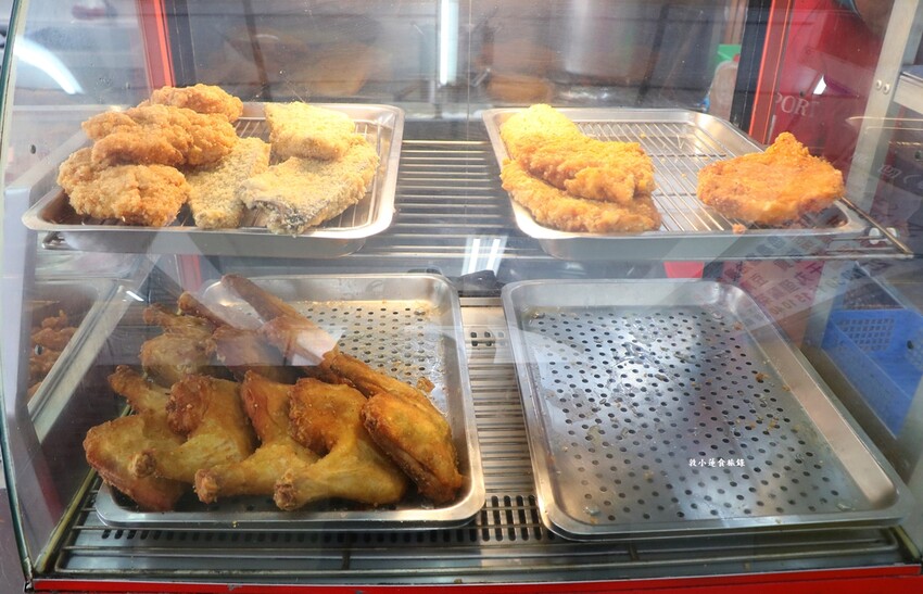 超大現炸雞排飯!!百元有找還能吃飽飽!!一盒抵二餐超省錢