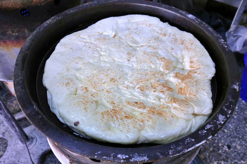 彰化美食大埔點頭大餅︱彰化排隊秒殺級下午茶銅板美食每樣18元，水煎包.小時候大餅.甜包都是熱銷款！大埔美