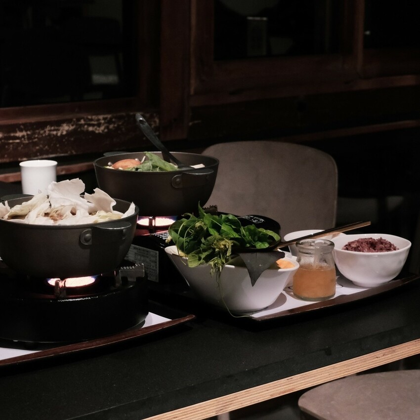 【高雄 阿蓮】大崗山夜景咖啡推薦坐看雲起時人文空間 在質感空間吃著美味火鍋看夜景