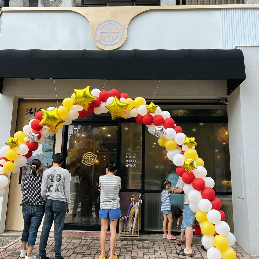 桃園必吃火鍋推薦—涮金鍋，特濃黃金雞湯頭好喝順口又營養~還有王子麵、意麵、冬粉吃到飽