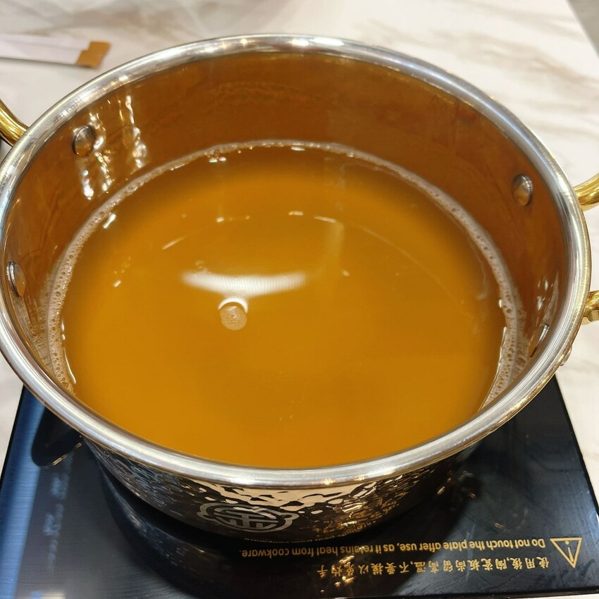 桃園必吃火鍋推薦—涮金鍋，特濃黃金雞湯頭好喝順口又營養~還有王子麵、意麵、冬粉吃到飽