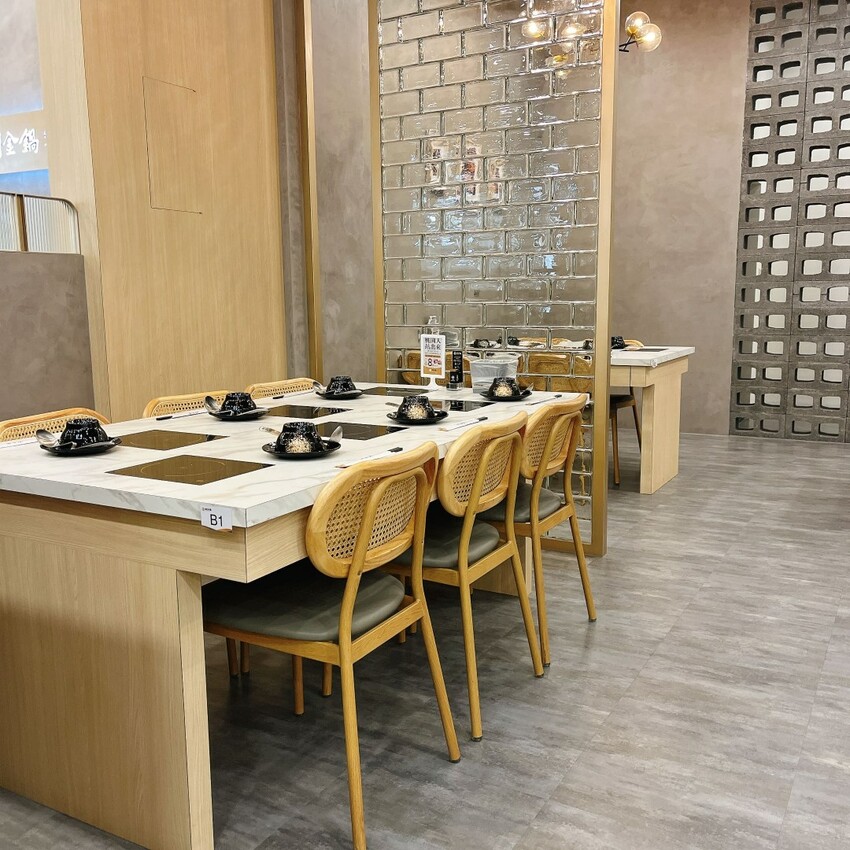 桃園必吃火鍋推薦—涮金鍋，特濃黃金雞湯頭好喝順口又營養~還有王子麵、意麵、冬粉吃到飽