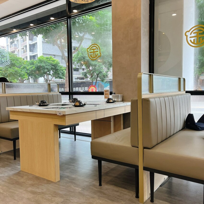 桃園必吃火鍋推薦—涮金鍋，特濃黃金雞湯頭好喝順口又營養~還有王子麵、意麵、冬粉吃到飽