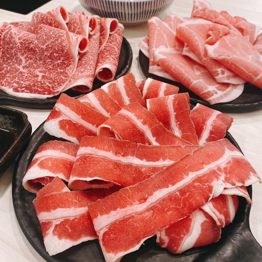 桃園必吃火鍋推薦—涮金鍋，特濃黃金雞湯頭好喝順口又營養~還有王子麵、意麵、冬粉吃到飽