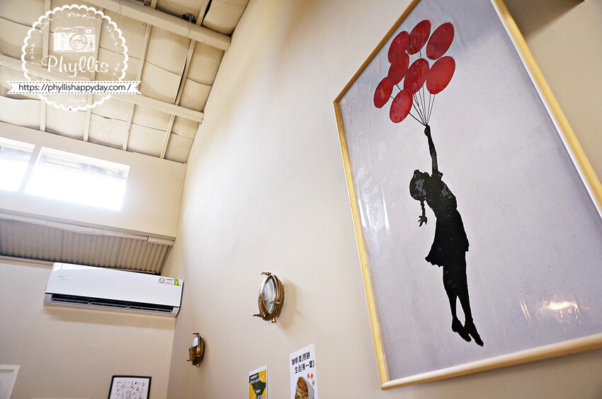 『餅咖BINGKA|煎餅果子』道地天津小吃、酥香唰嘴、咖啡控的天堂|新竹網美咖啡廳、新竹小吃推薦! - 相片中的菲莉絲