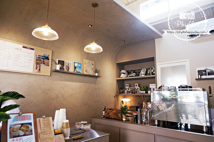 『餅咖BINGKA|煎餅果子』道地天津小吃、酥香唰嘴、咖啡控的天堂|新竹網美咖啡廳、新竹小吃推薦! - 相片中的菲莉絲