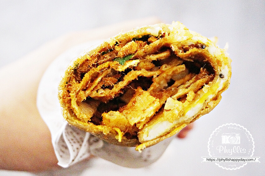 『餅咖BINGKA|煎餅果子』道地天津小吃、酥香唰嘴、咖啡控的天堂|新竹網美咖啡廳、新竹小吃推薦! - 相片中的菲莉絲