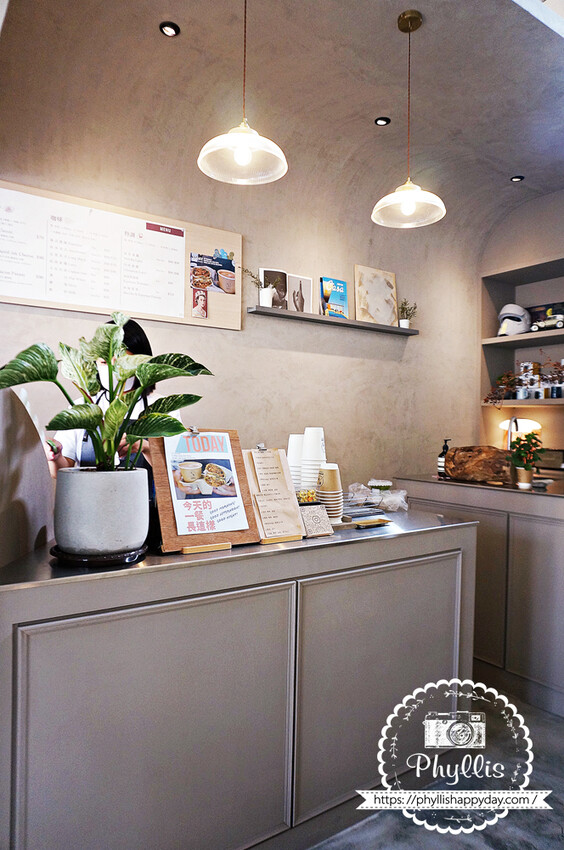 『餅咖BINGKA|煎餅果子』道地天津小吃、酥香唰嘴、咖啡控的天堂|新竹網美咖啡廳、新竹小吃推薦! - 相片中的菲莉絲