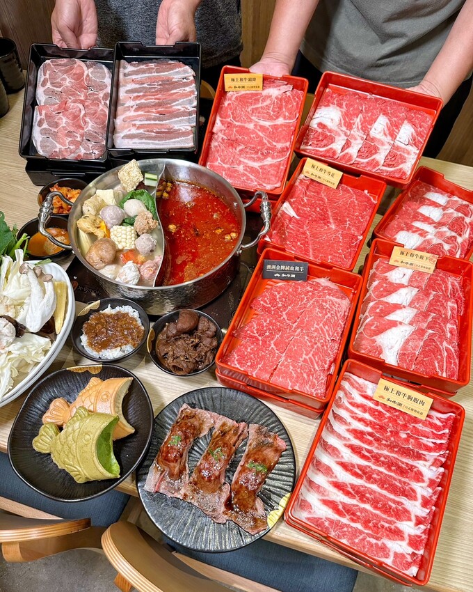 【和牛涮頭份尚順育樂世界店】苗栗首間日本A5和牛吃到飽！推薦頂級和牛套餐，能一次吃到四種和牛、炙燒和牛壽司、現烤鯛魚燒！自助吧區超豐富，還有舒適的用餐空間！ - 阿華田的美食日記