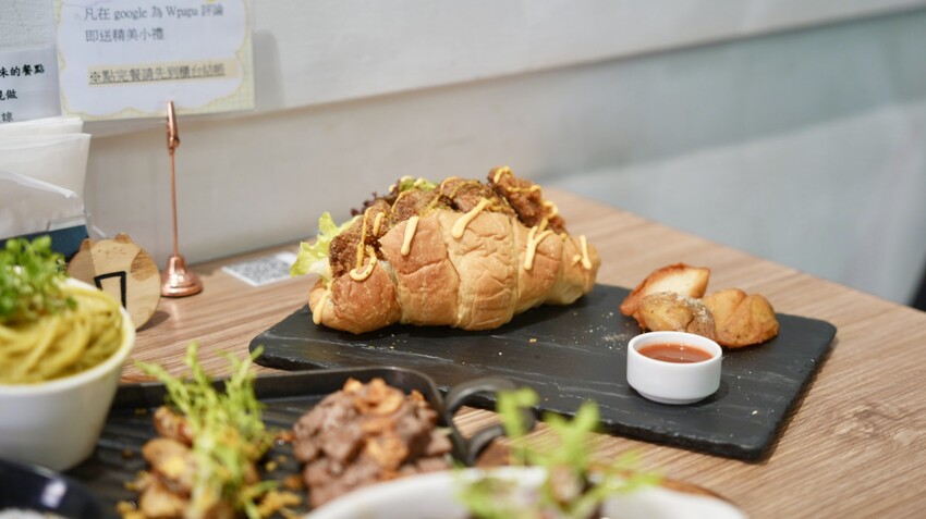 台中早午餐首選！Wpapa鐵板料理夏慕尼前主廚打造，必吃平價菲力牛排早午餐。