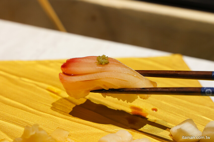 台南好入門的平價精緻omakase~1200元吃17道，2000元吃赤海膽、日本和牛、活鮑魚、北海道干貝等20道，30年資深飯店出身職人的堅持!台南安平「日銘鮨」板前壽司無菜單料理｜預約制 @台南好F