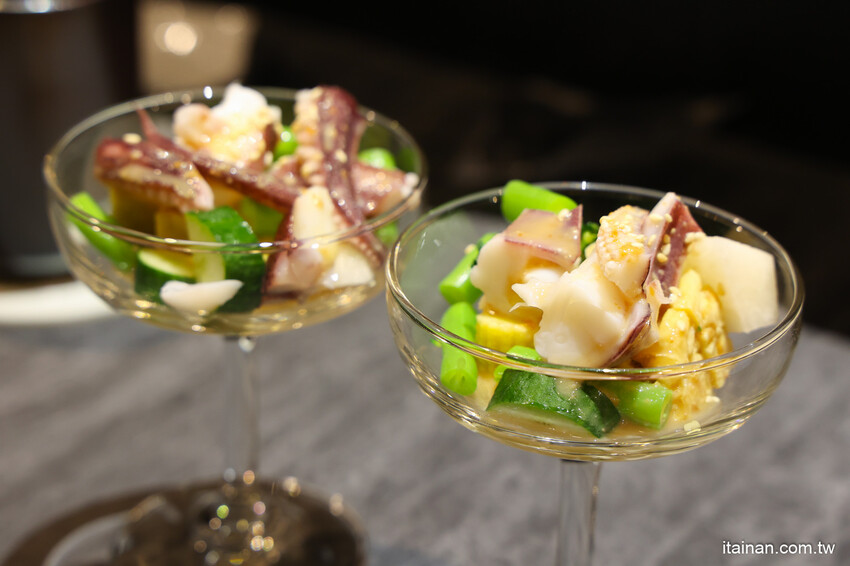 台南好入門的平價精緻omakase~1200元吃17道，2000元吃赤海膽、日本和牛、活鮑魚、北海道干貝等20道，30年資深飯店出身職人的堅持!台南安平「日銘鮨」板前壽司無菜單料理｜預約制 @台南好F