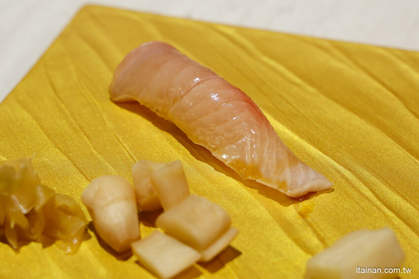 台南好入門的平價精緻omakase~1200元吃17道，2000元吃赤海膽、日本和牛、活鮑魚、北海道干貝等20道，30年資深飯店出身職人的堅持!台南安平「日銘鮨」板前壽司無菜單料理｜預約制 @台南好F