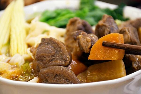 10分鐘端出一碗牛肉麵,你行嗎?宛如現煮般的【煮匙人-老饕紅燒牛肉麵】打造常溫、快速、超美味的牛肉麵天