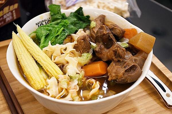 10分鐘端出一碗牛肉麵,你行嗎?宛如現煮般的【煮匙人-老饕紅燒牛肉麵】打造常溫、快速、超美味的牛肉麵天