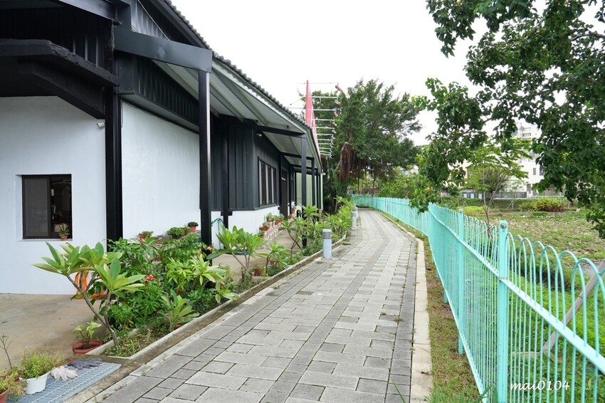 中壢牛肉麵推薦｜鍾小勤麵食館～免費加麵、加湯，豆花、飲料無限供應，吃飽還可以在旁邊的河堤步道散散步