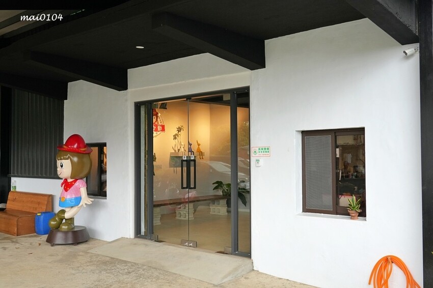 中壢牛肉麵推薦｜鍾小勤麵食館～免費加麵、加湯，豆花、飲料無限供應，吃飽還可以在旁邊的河堤步道散散步