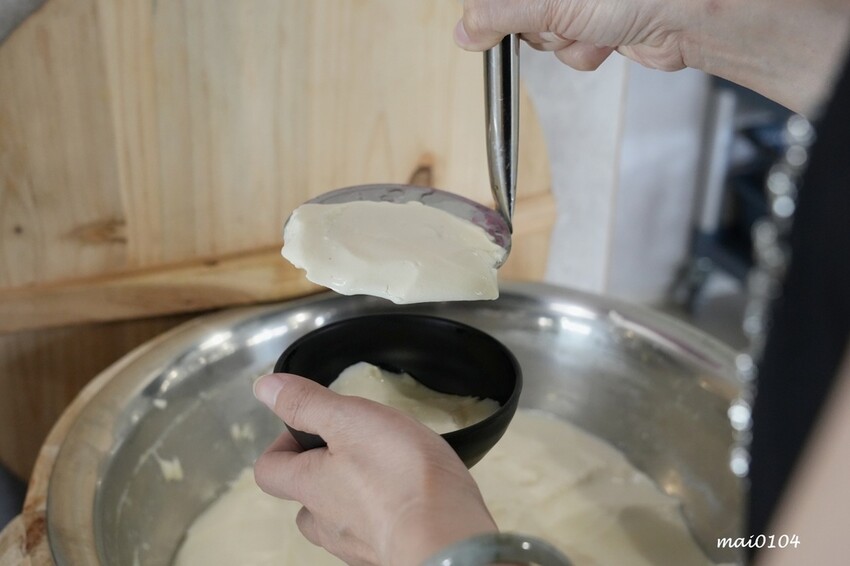 中壢牛肉麵推薦｜鍾小勤麵食館～免費加麵、加湯，豆花、飲料無限供應，吃飽還可以在旁邊的河堤步道散散步