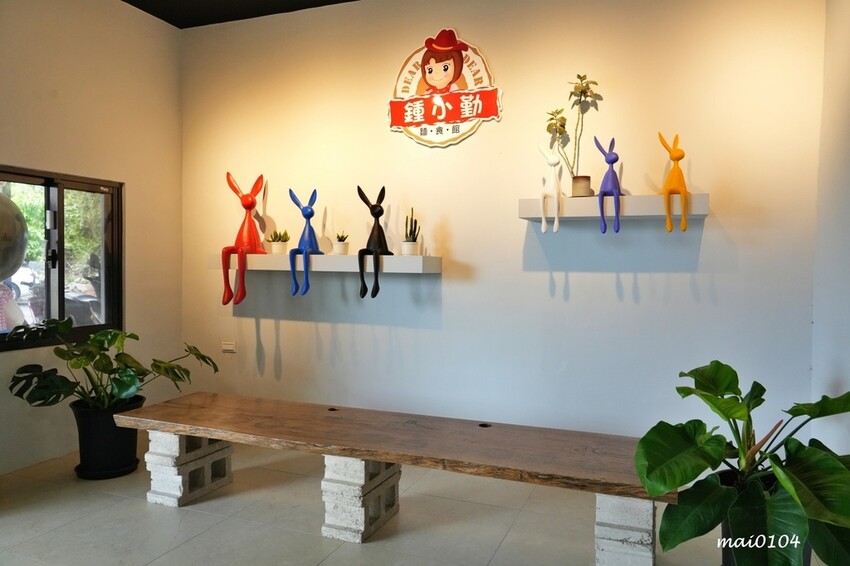 中壢牛肉麵推薦｜鍾小勤麵食館～免費加麵、加湯，豆花、飲料無限供應，吃飽還可以在旁邊的河堤步道散散步