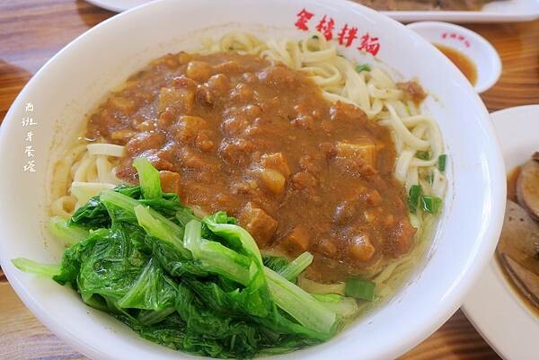 金榜拌麵 龍華店|龜山庶民美食,龍華科技大學師生最愛~百元以