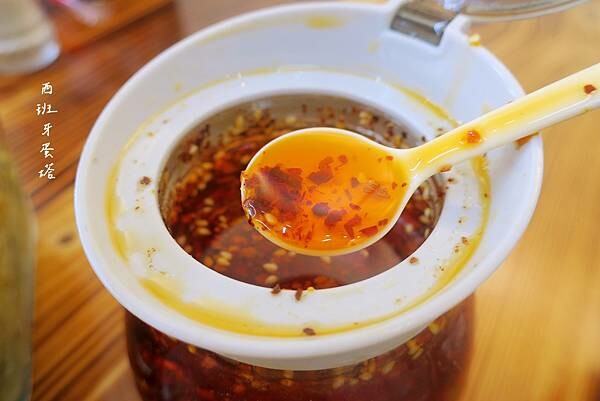 金榜拌麵 龍華店|龜山庶民美食,龍華科技大學師生最愛~百元以