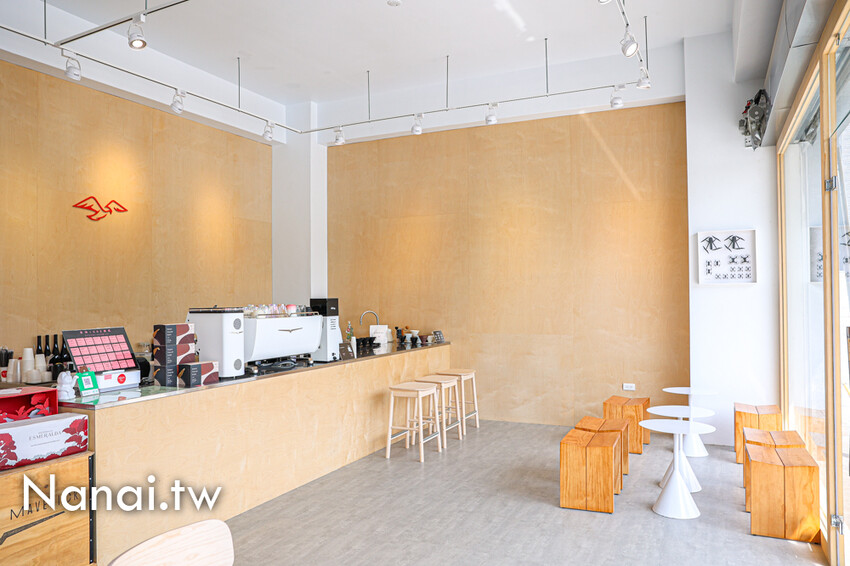 員林又有新店！連喝好幾天，招牌必點老闆隨便沖、藝伎美式只要100元，圓林園旁的老鷹咖啡