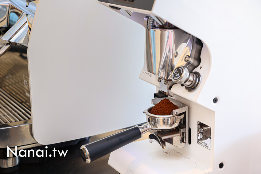 員林又有新店！連喝好幾天，招牌必點老闆隨便沖、藝伎美式只要100元，圓林園旁的老鷹咖啡