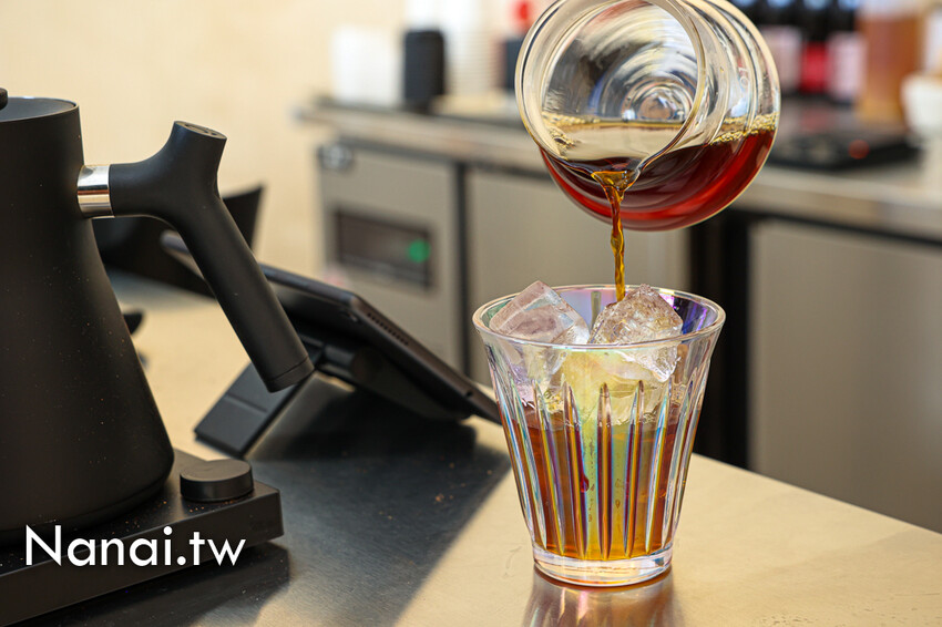 員林又有新店！連喝好幾天，招牌必點老闆隨便沖、藝伎美式只要100元，圓林園旁的老鷹咖啡