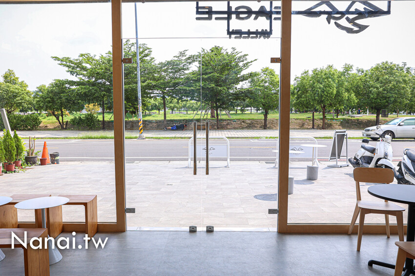 員林又有新店！連喝好幾天，招牌必點老闆隨便沖、藝伎美式只要100元，圓林園旁的老鷹咖啡