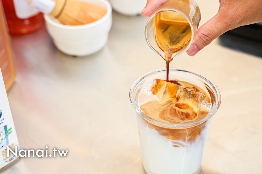 員林又有新店！連喝好幾天，招牌必點老闆隨便沖、藝伎美式只要100元，圓林園旁的老鷹咖啡