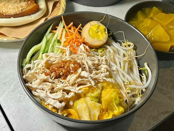 *(士林美食)JOHN的料理~台式小吃滷肉飯、白胖胖刈包、老 *(士林美食)JOHN的料理~台式小吃滷肉飯、白胖胖刈包、老