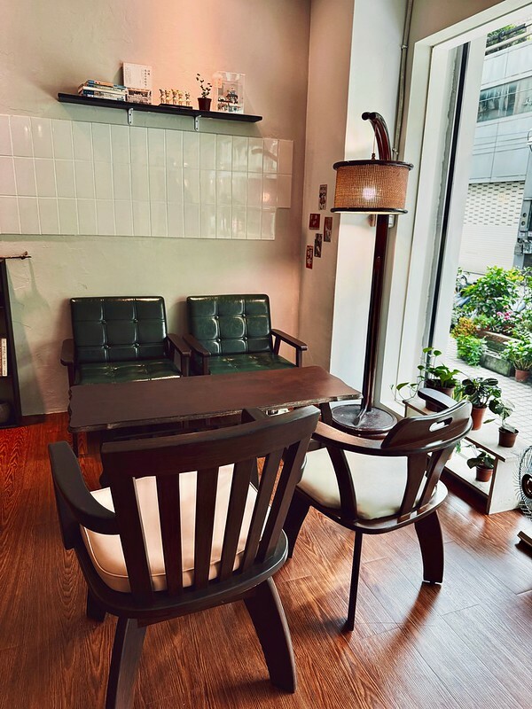 【台灣，桃園市，中壢區】秋甜kakigori ，新開幕好拍文青小店；日式刨冰、生吐司美味又好拍。（中壢冰店/中