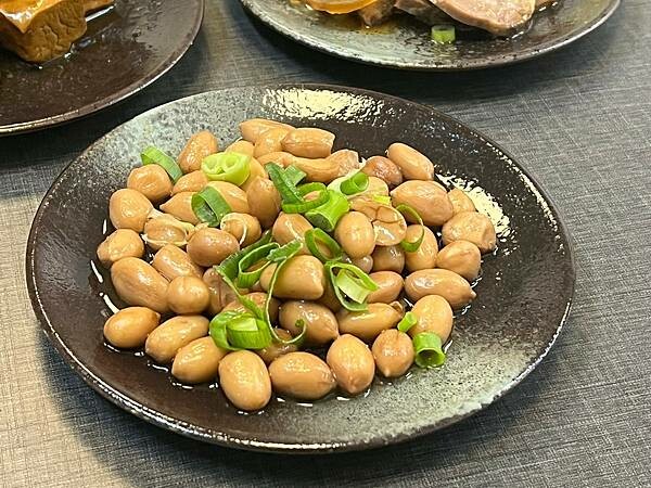 ＋（三芝美食）十間店～網購人氣滷味開實體店！5心級製作好滋味