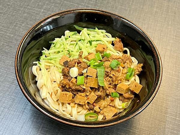 ＋（三芝美食）十間店～網購人氣滷味開實體店！5心級製作好滋味