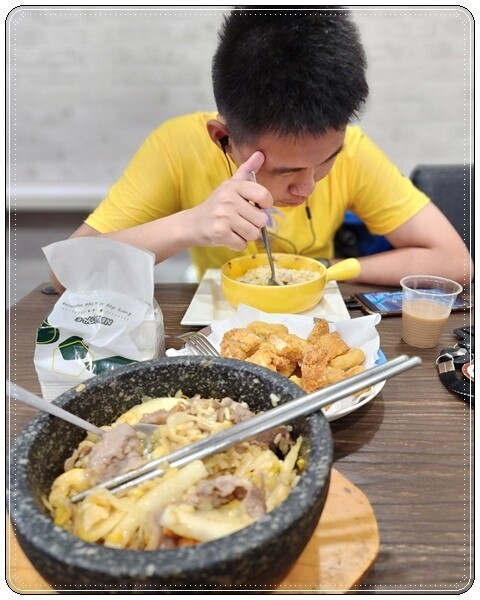 台中市沙鹿區【台中沙鹿】韓義小廚(靜宜店)☆靜宜大學商圈CP值超高的平價美食推薦☆韓式料理x義式料理x內用自助吧