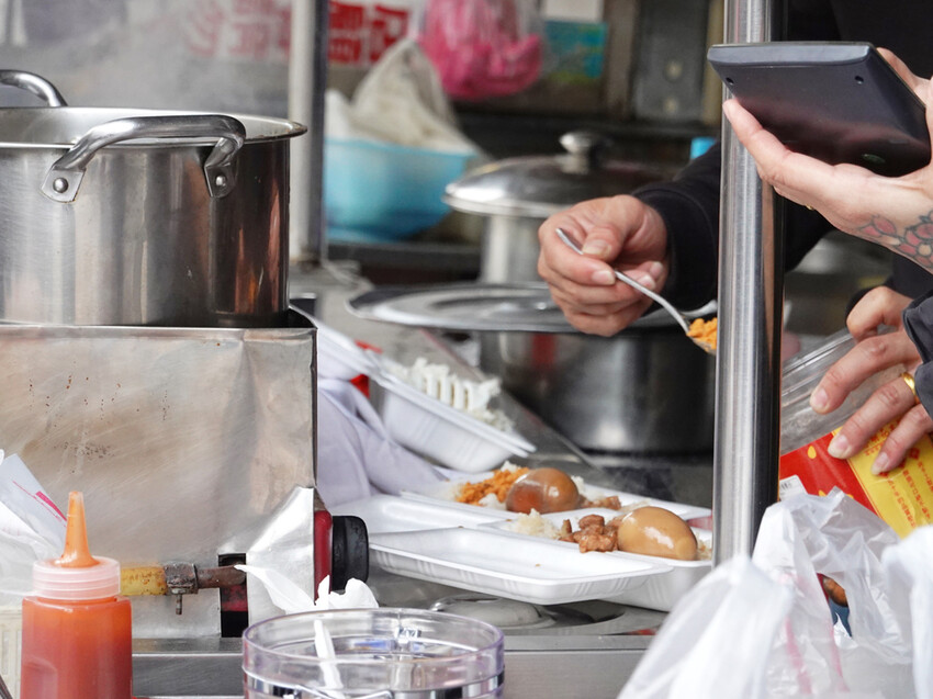 嘉義朴子—油飯、米糕店｜微笑、親切、快樂 在地人帶路無名米糕｜南通路