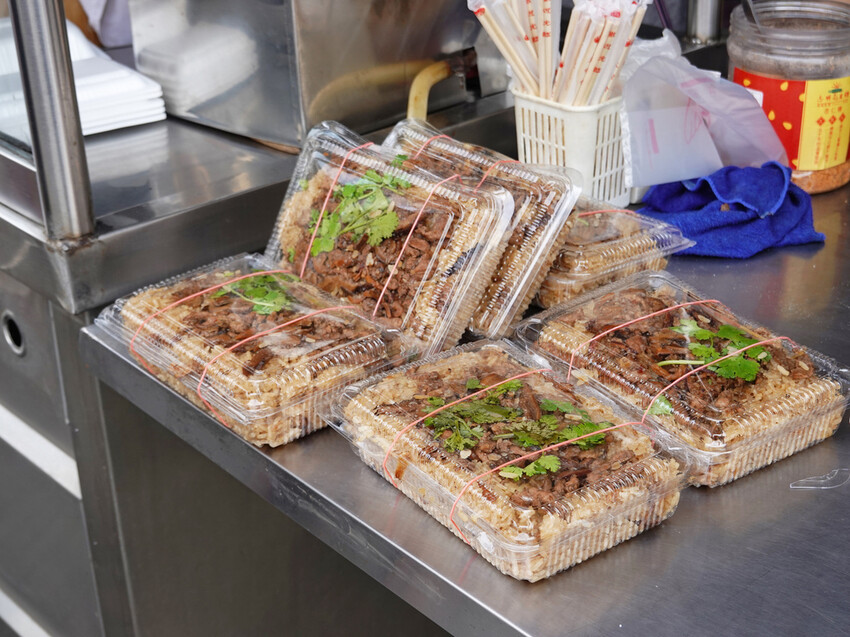 嘉義朴子—油飯、米糕店｜微笑、親切、快樂 在地人帶路無名米糕｜南通路
