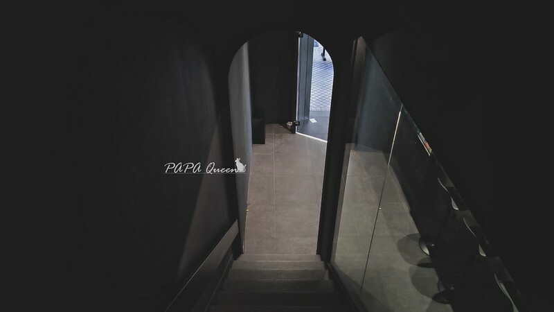 台中西區|WHITE Coffee Bar-極致黑店!超大巨型暗黑卡比獸超吸引目光