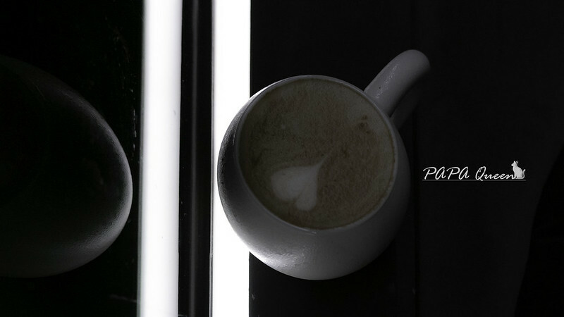 台中西區|WHITE Coffee Bar-極致黑店!超大巨型暗黑卡比獸超吸引目光