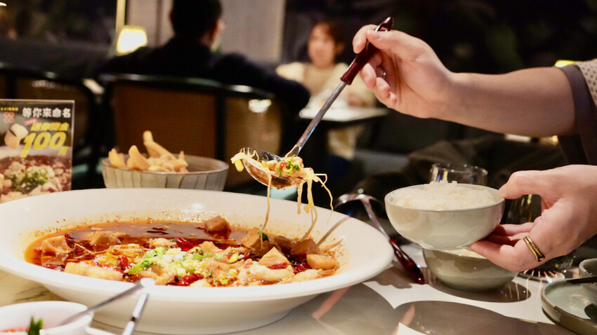 台北市信義區[台北] OXI Oyster & Wine｜信義區Live House推薦！閨密聚會超Chill餐廳首選