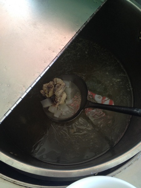 大牛牛肉麵：<小吃>大牛牛肉麵-紅燒湯頭大碗滿意~撐破肚皮也要吃