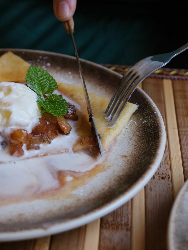 [台南中西區] 木梯喫茶店｜昭和風老宅咖啡廳｜必點法式甜薄餅、私房甜點｜台南超隱密老宅咖啡廳｜一週營業4天｜內附完整菜單 - 萍姐愛分享
