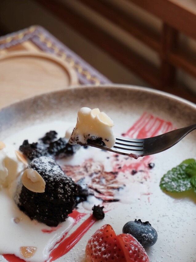 [台南中西區] 木梯喫茶店｜昭和風老宅咖啡廳｜必點法式甜薄餅、私房甜點｜台南超隱密老宅咖啡廳｜一週營業4天｜內附完整菜單 - 萍姐愛分享